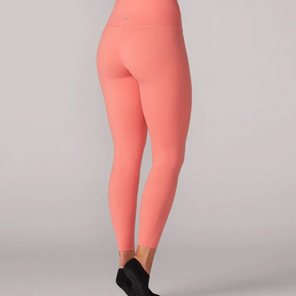 NWT Tavi Noir High Waisted 7/8 Tight in Poppy - Picture 4 of 5